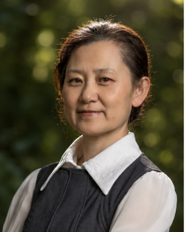 Dr. Na Li portrait